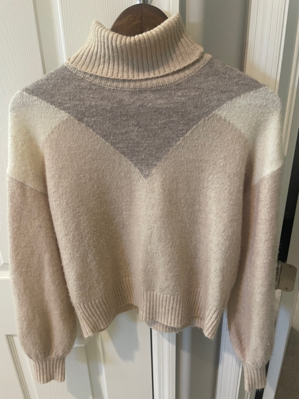 Soft Colorblock Turtleneck Sweater in Cream & Taupe